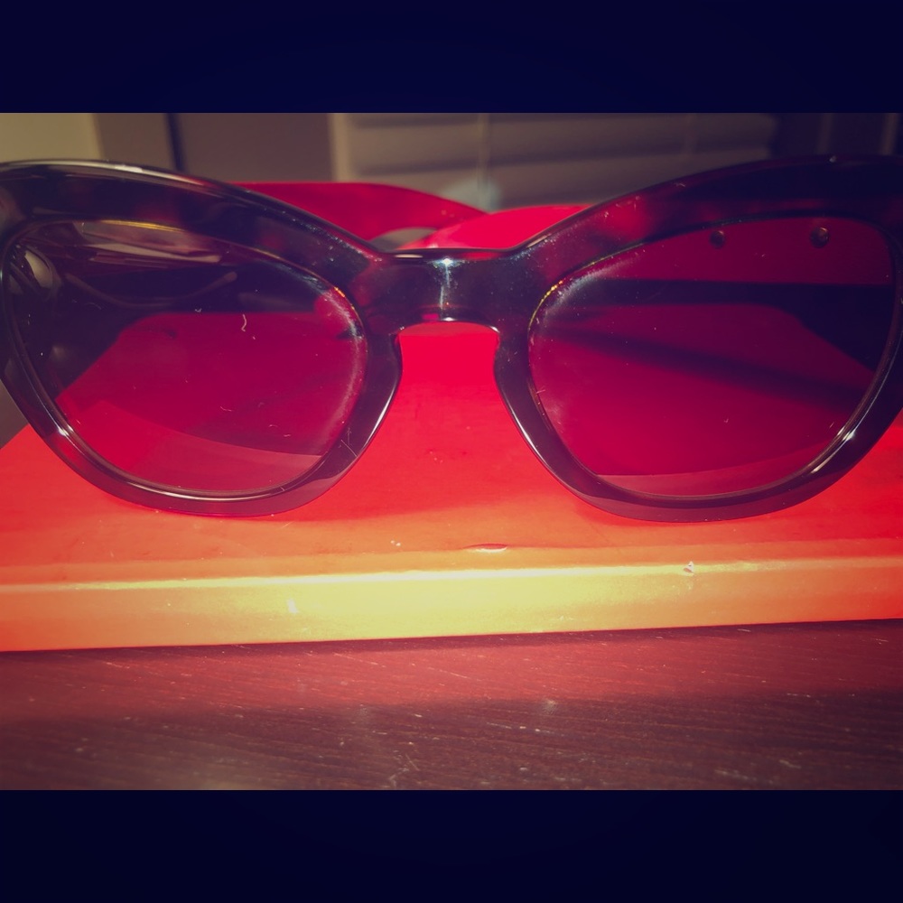 Valentino Sunglasses 🕶